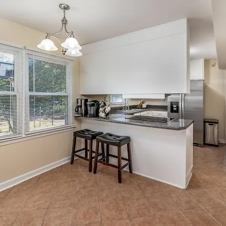 Centrally Located Spacious Abode Charlotte Exterior photo