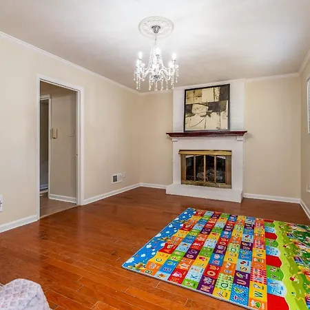 Centrally Located Spacious Abode Charlotte Exterior photo