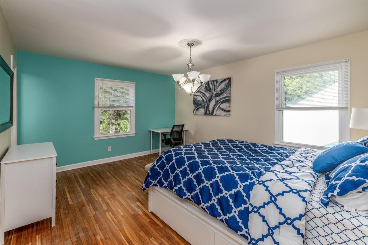 Сasa de vacaciones Centrally Located Spacious Abode Charlotte