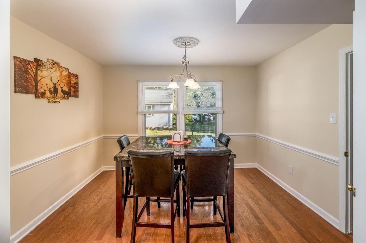 Centrally Located Spacious Abode * Charlotte