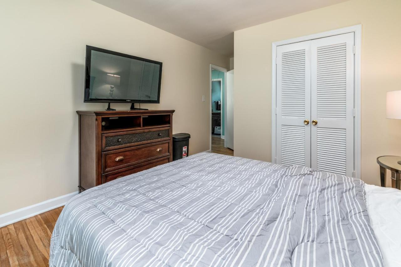 Centrally Located Spacious Abode *